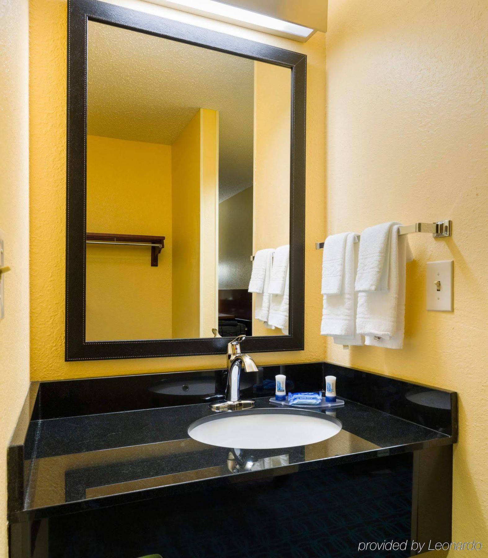 BW Allentown Bethlehem Lehigh Valley Inn & Suites Витлеем Екстериор снимка